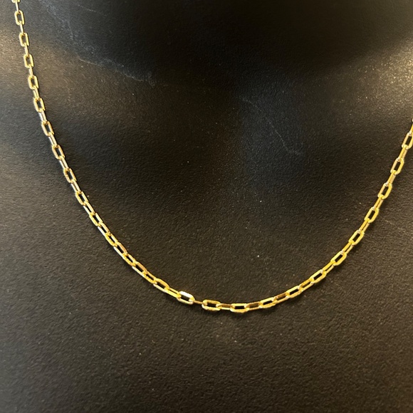 18 karat Gold plates Simple Chain necklace, 17inches long - Picture 4 of 6